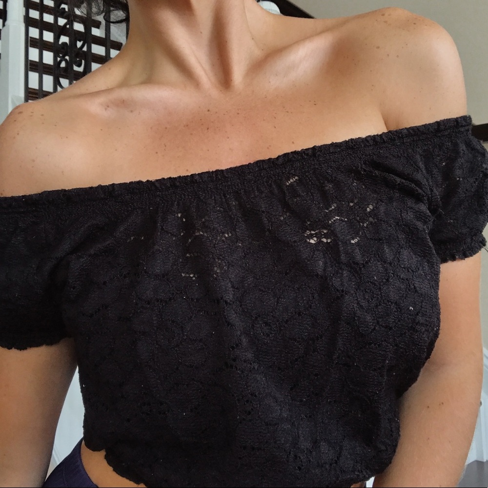 Off the Shoulder Lace Black Top 🖤